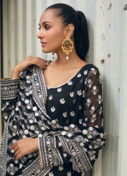 Black embroidery dress with embroidery style