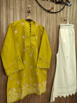 Green embroidery dress with boring embroidery style